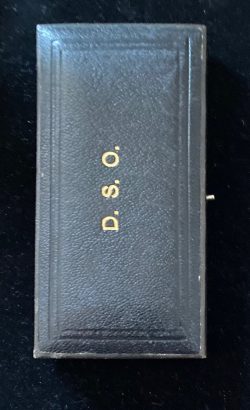 D.S.O. case, Garrard case WW1. closes well